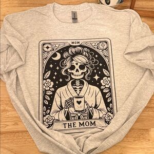 Gildan Heather Gray Graphic Tarot Card Skeleton Mom t-shirt